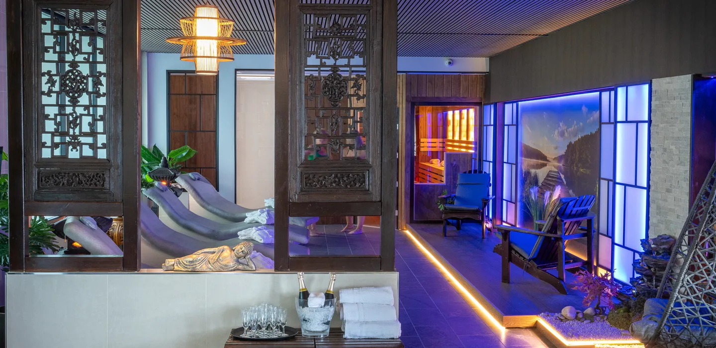 M Spa Platinum relaxation area with ambient lighting